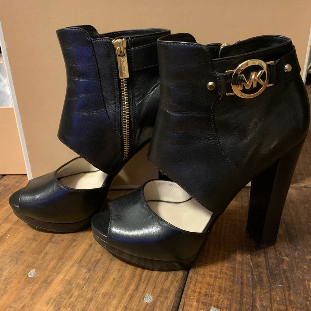 🌟💖HP💓⭐️ EUC Michael Kors Platformed Heels 👠